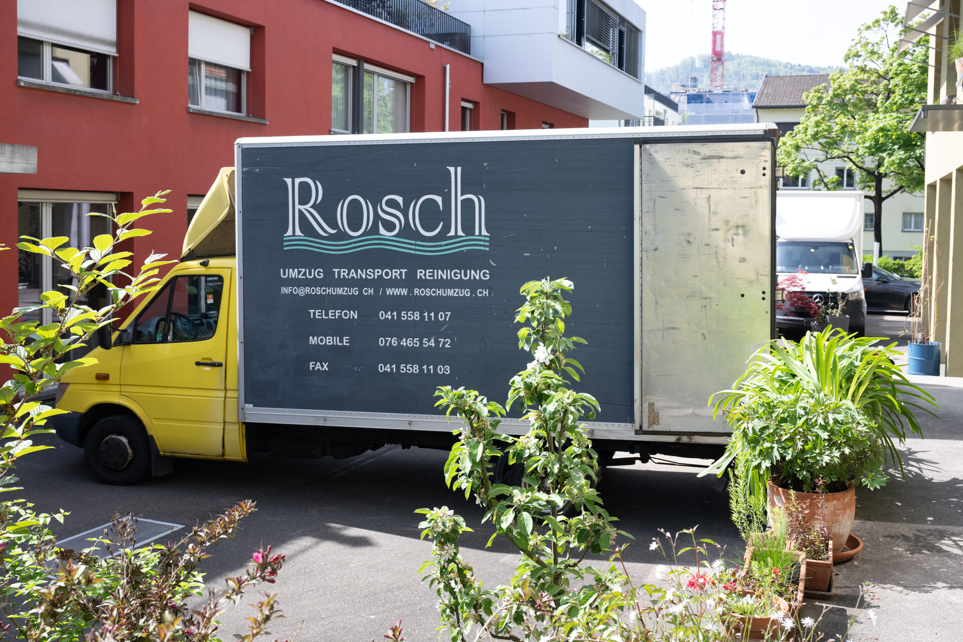 Rosch Umzug Firmenfahrzeug bereit für den Einsatz